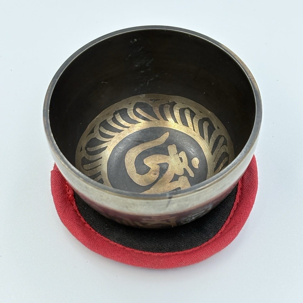 Tibetan Singing Bowl Brass Meditation Sound Healing Om Mantra Mallet Boho - Picture 2 of 6